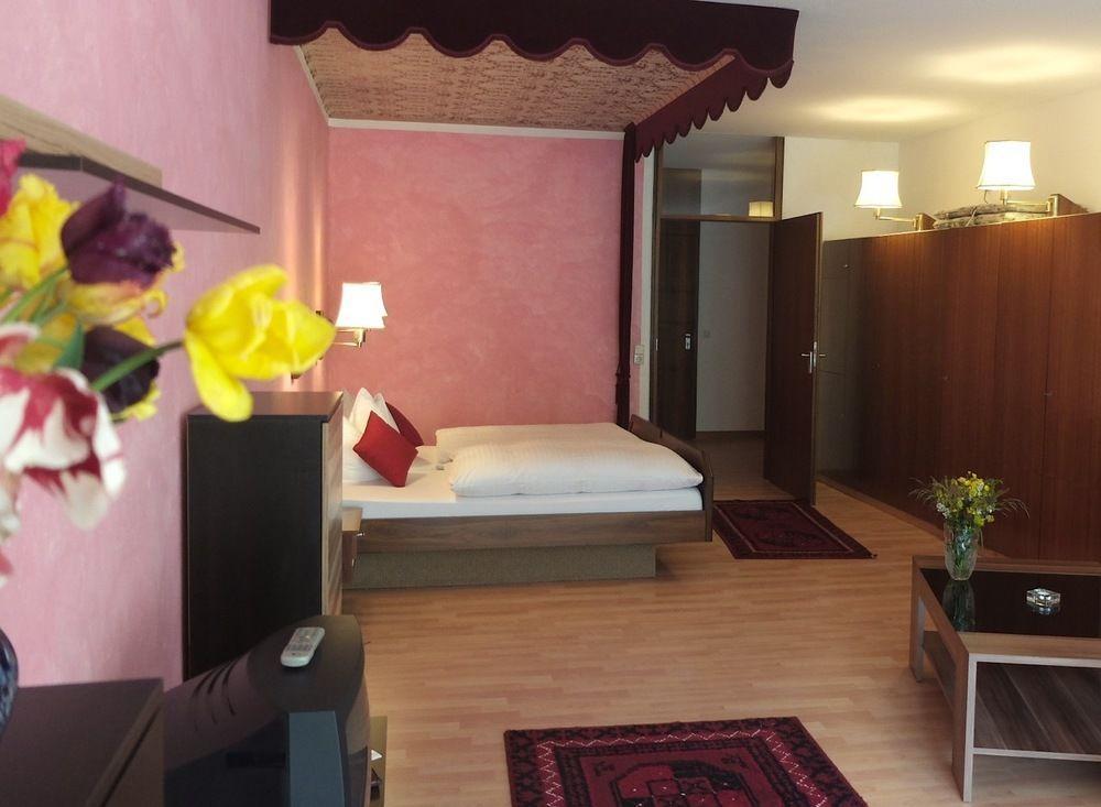 Hotel Valsana Am Kurpark Бад-Вильдбад Экстерьер фото